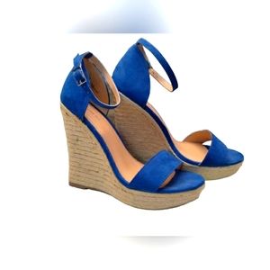 Express Wedges size 7